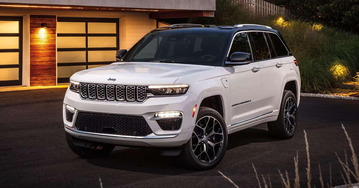 A white jeep grand cherokee