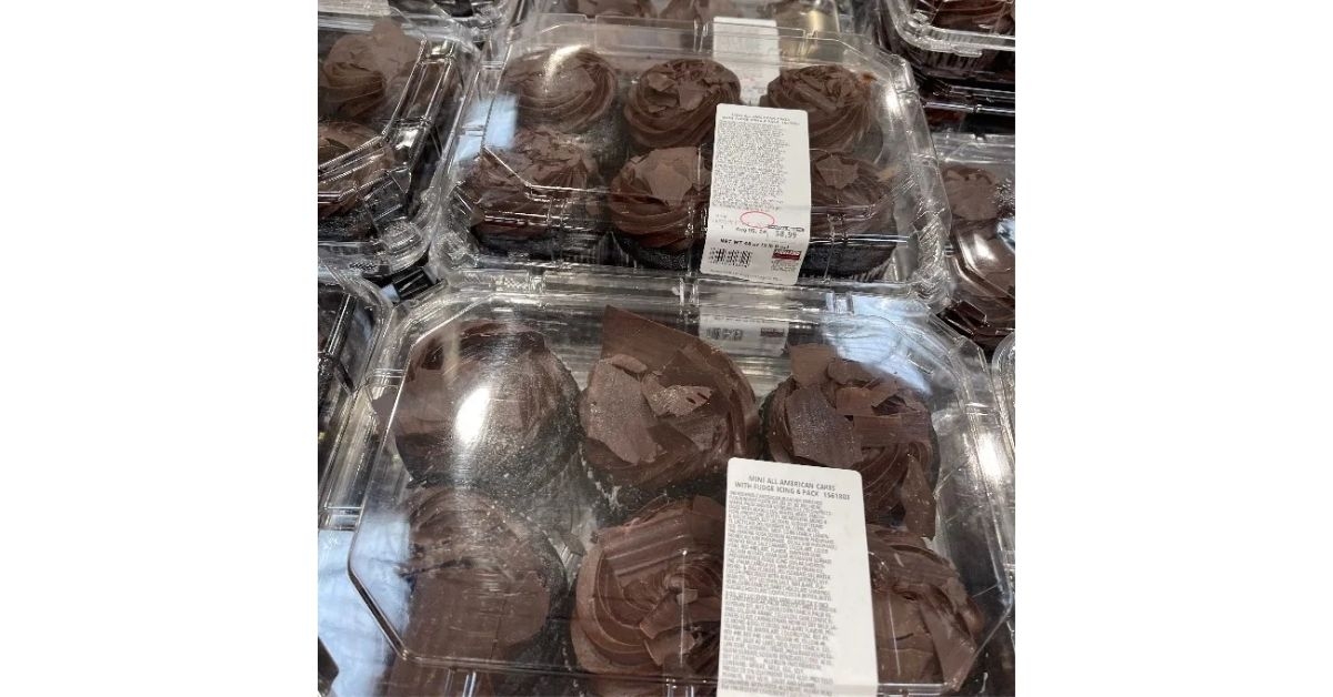 Costco Mini Cakes With Fudge Icing
