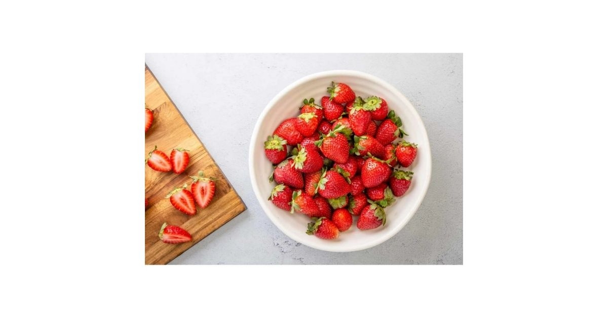 fresh strawberries in a bowl