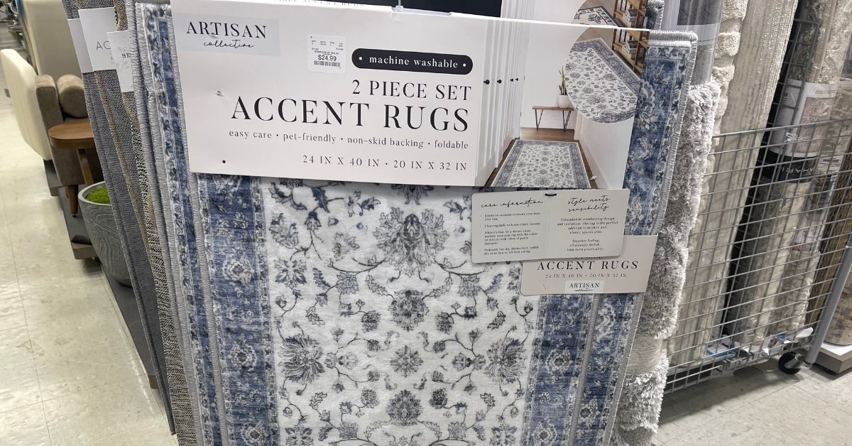 Accent rugs set