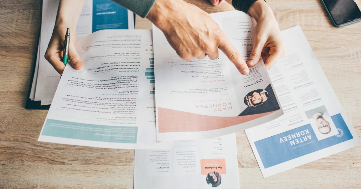 looking at many different cv resume