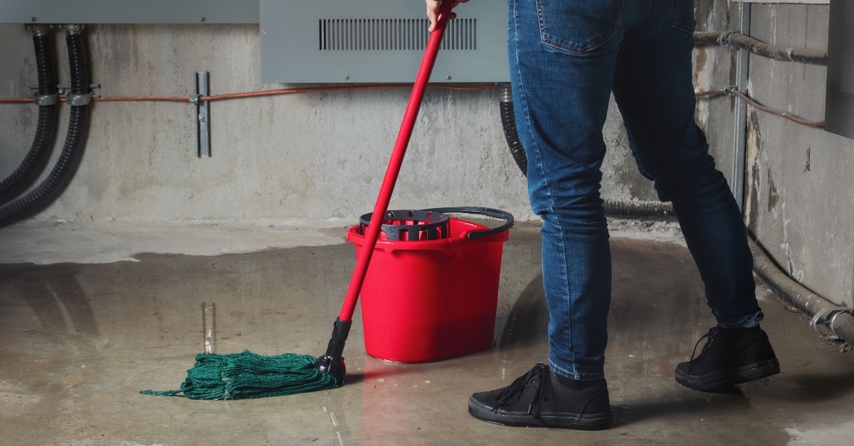 water leaks that needs mopping
