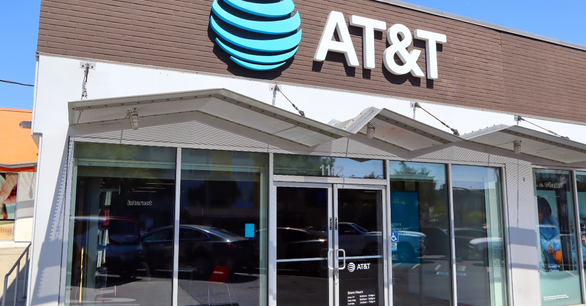 at and t store
