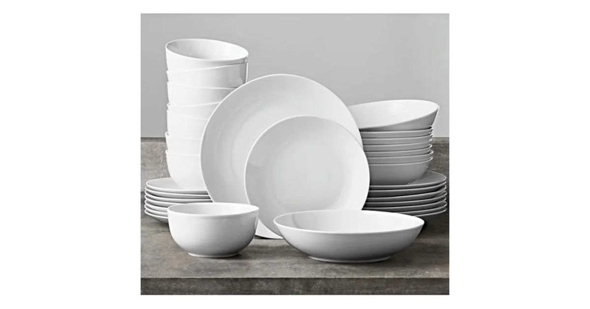 Member's Mark 32-Piece Porcelain Dinnerware Set