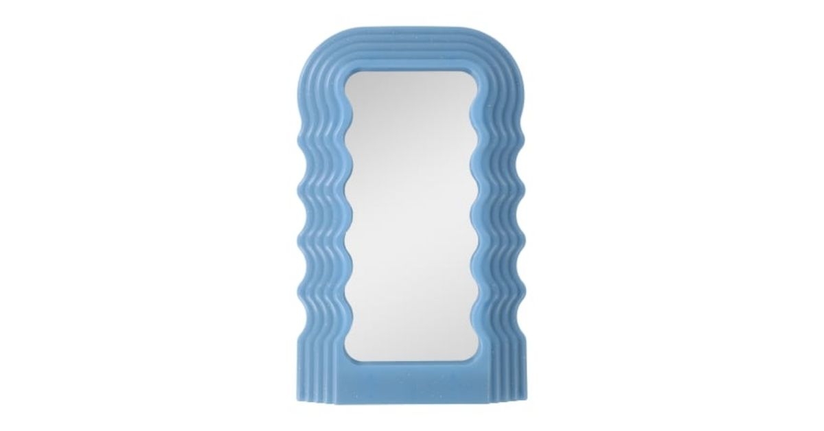 Wavy mirror