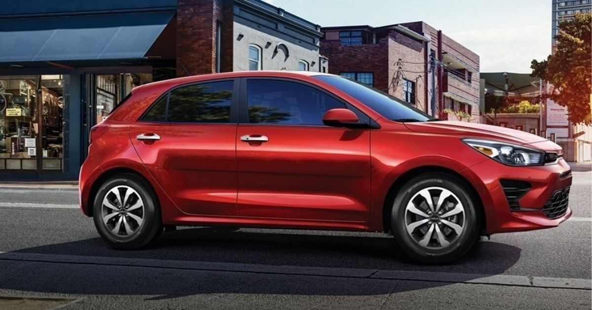 a red kia rio