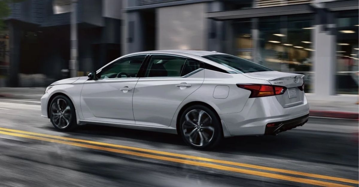 a white nissan altima