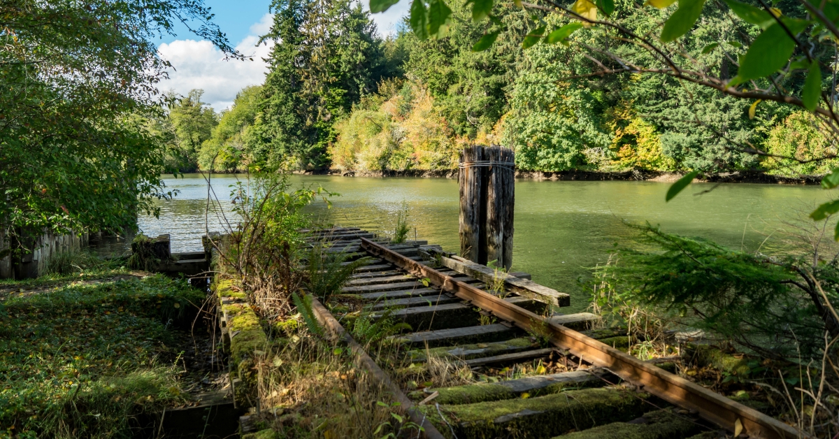 railroad line ends at the hoquiam river