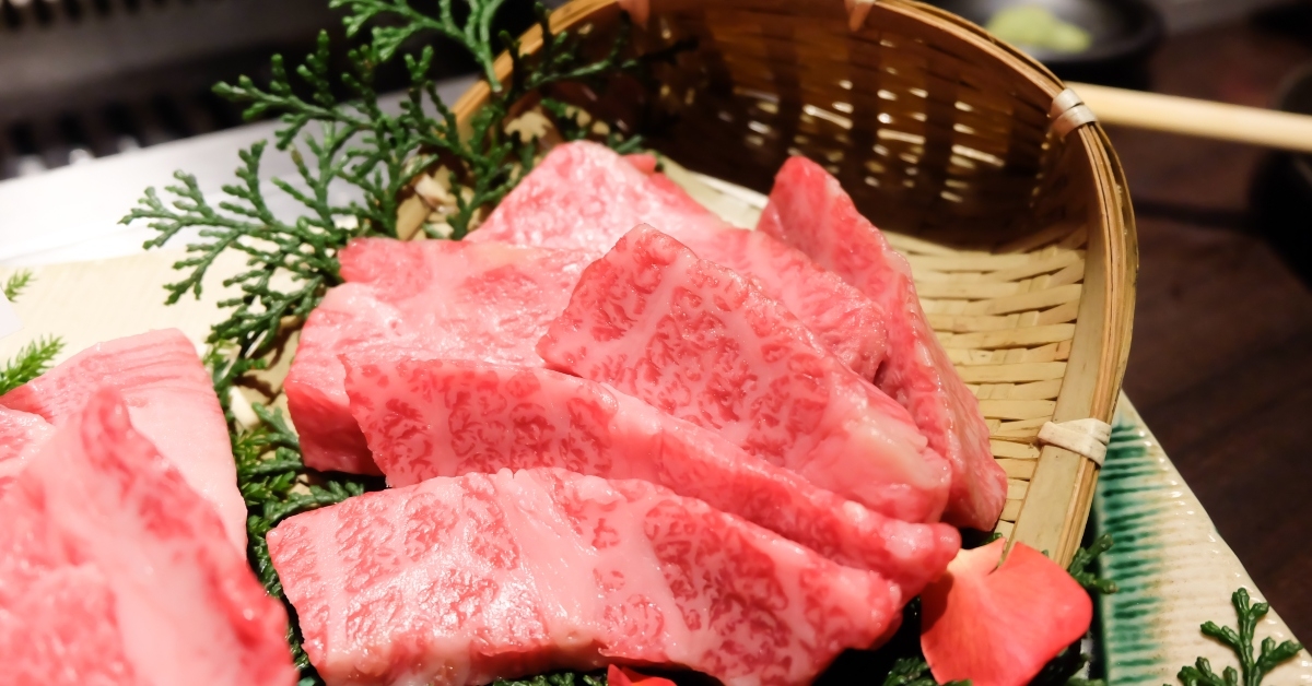 premium raw japanese kobe beef 