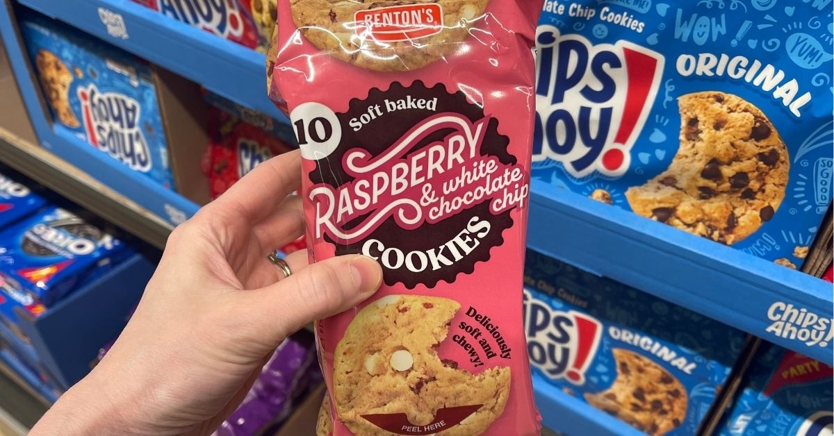 raspberry and white chocolate chip cookies