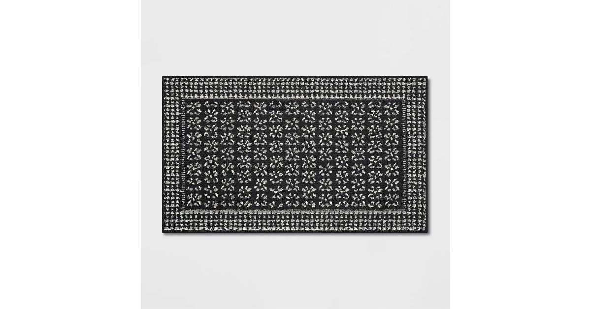 Washable Geometric Border Tufted Rug
