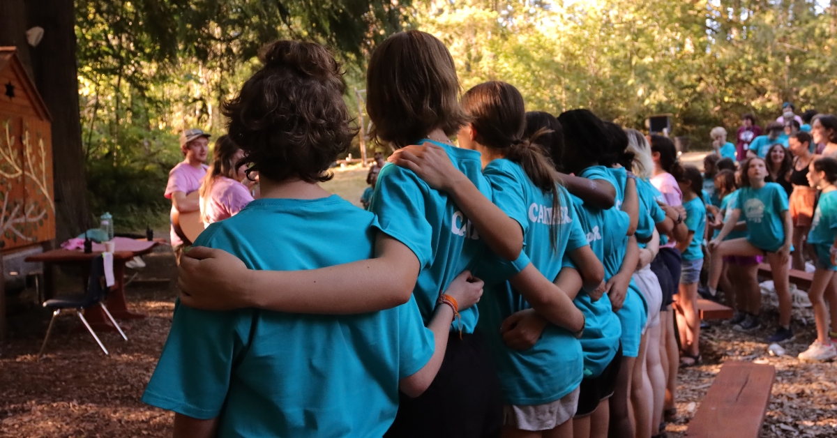 campers at jewish summer camp
