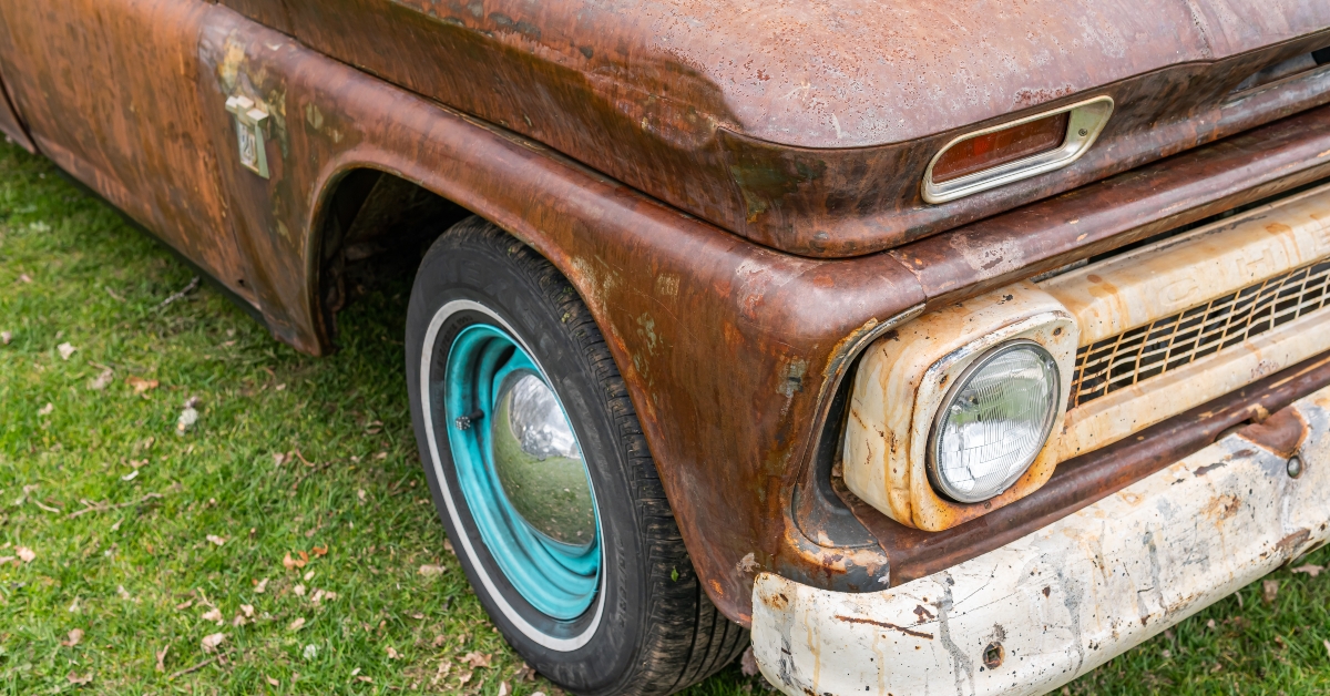 a beautiful old vintage car
