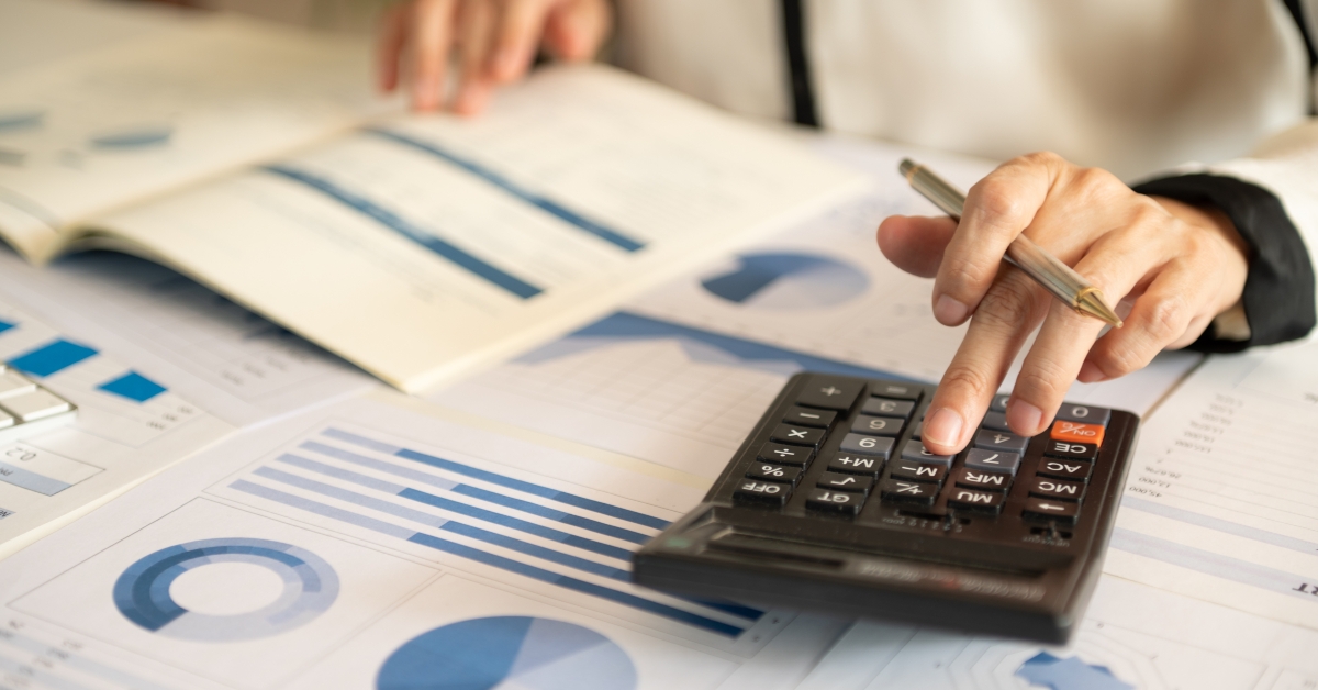 finance manager calculating