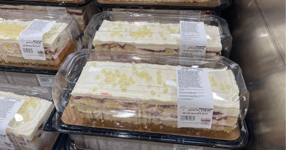 strawberries and cream bar cake