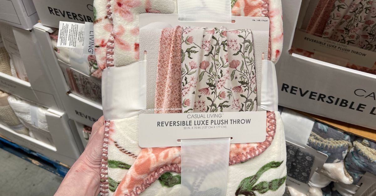 casual living plush floral throw