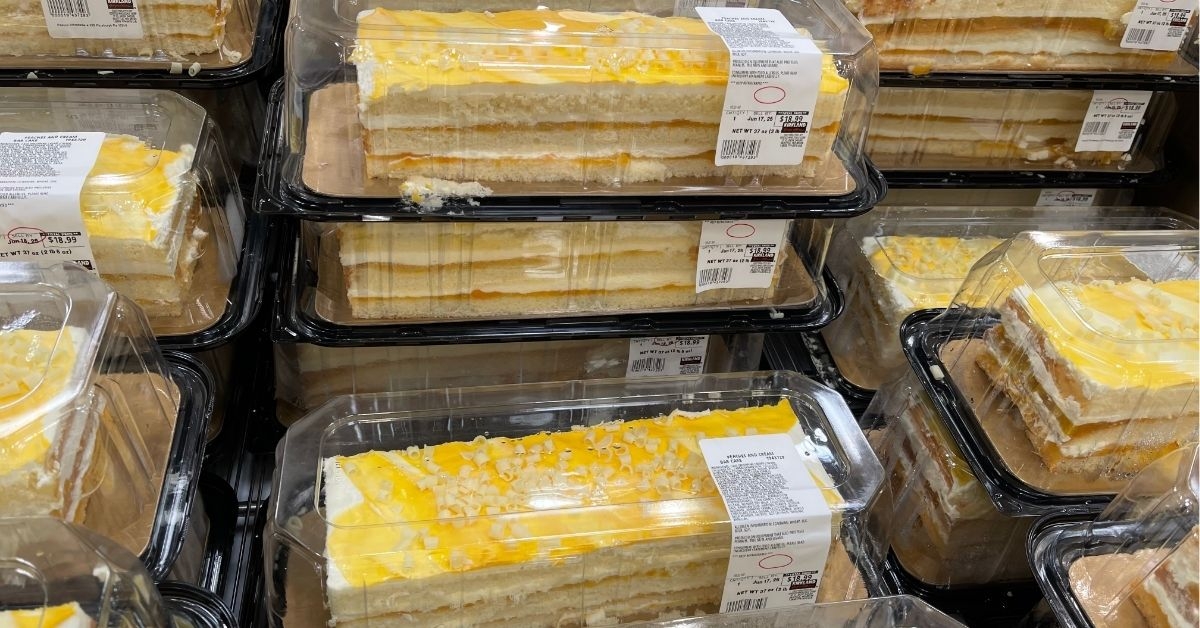 peaches and cream bar cake