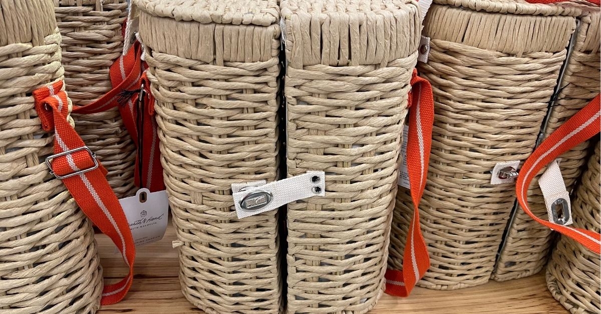 handwoven drink carrier
