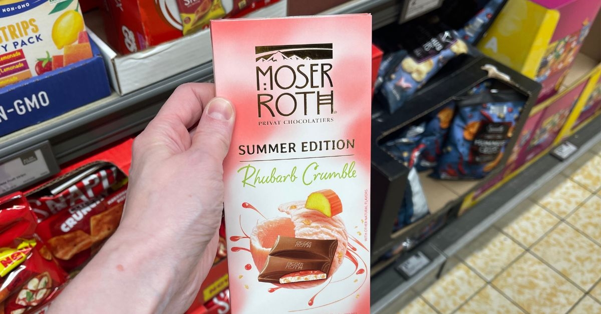 pack of rhubarb crumble chocolate