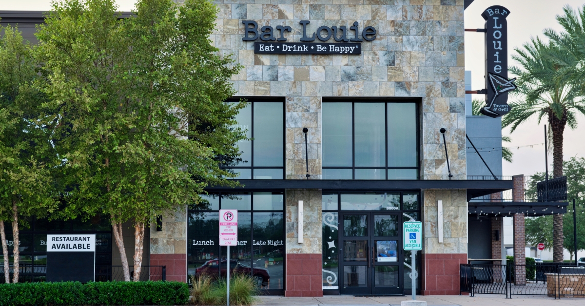 bar louie building