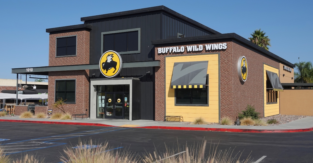 buffalo wild wings restaurant