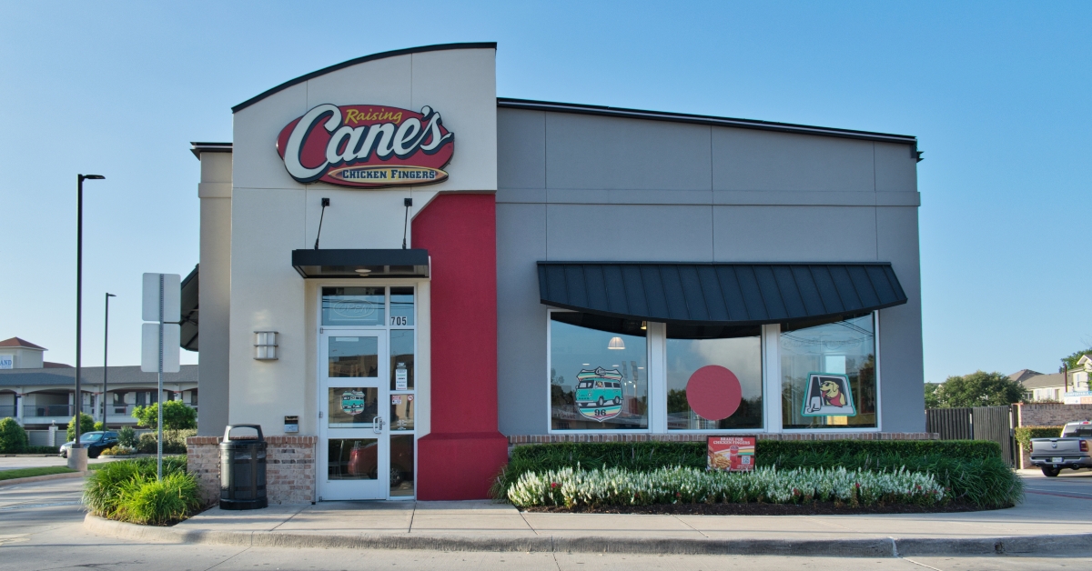 raising canes chicken fingers fast food
