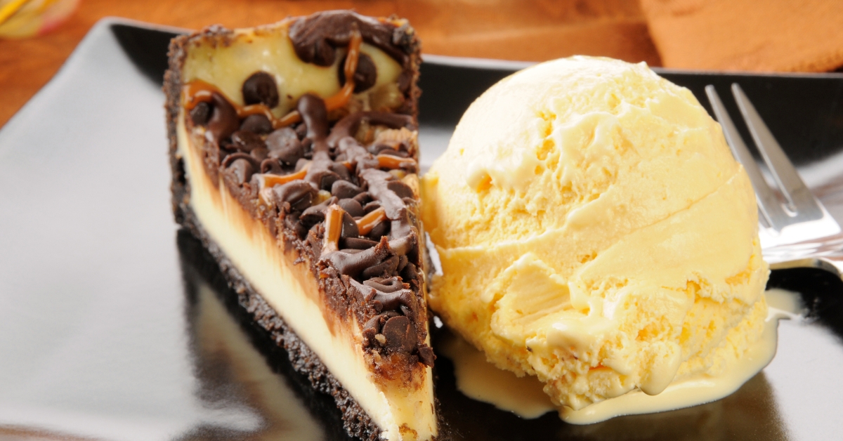 turtle cheesecake and ice cream