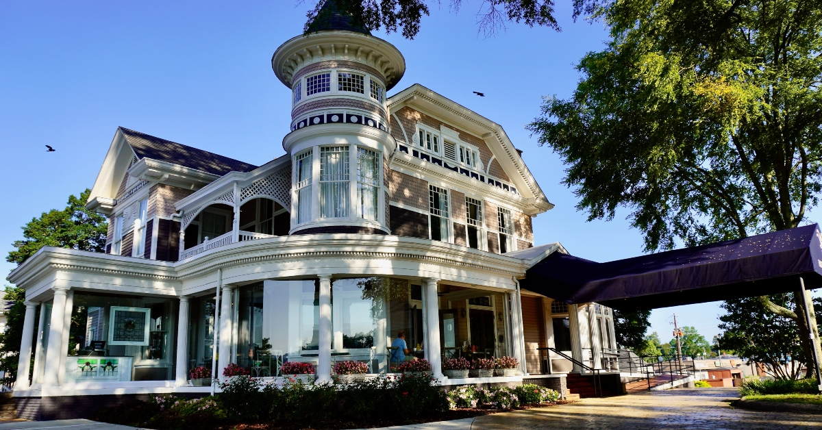 hotel finial