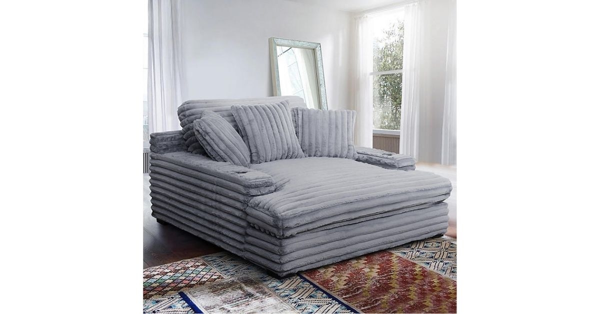 oversized cozy chaise lounger