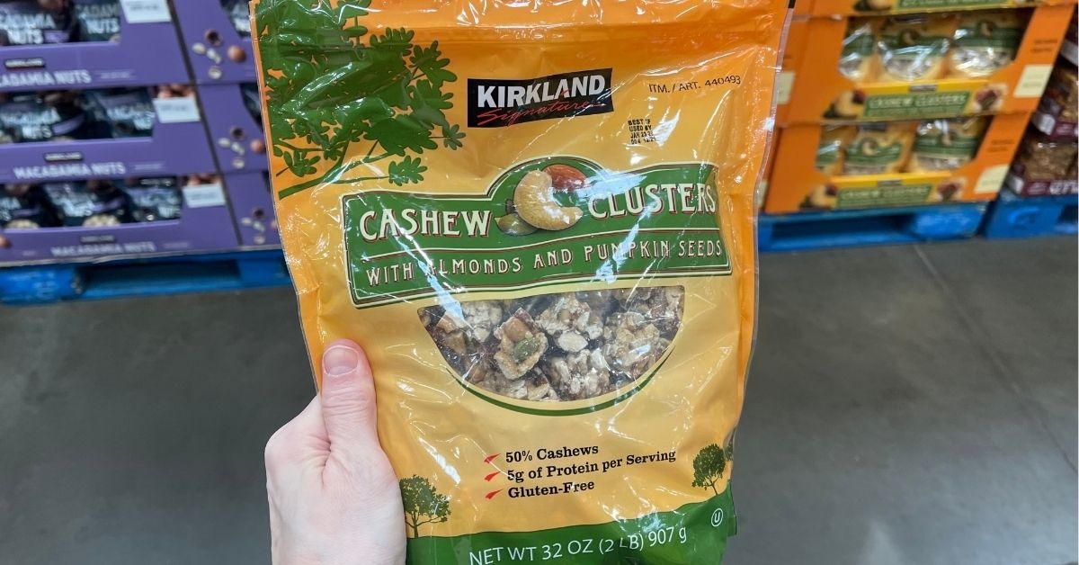 cashew clusters in pack