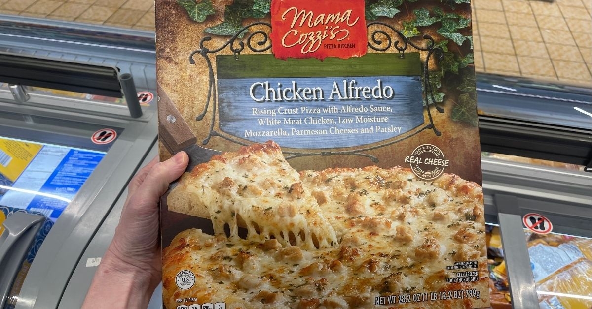 a pack of chicken alfredo pizza