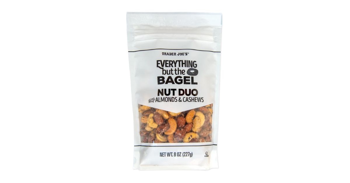 almond and cashews in pack