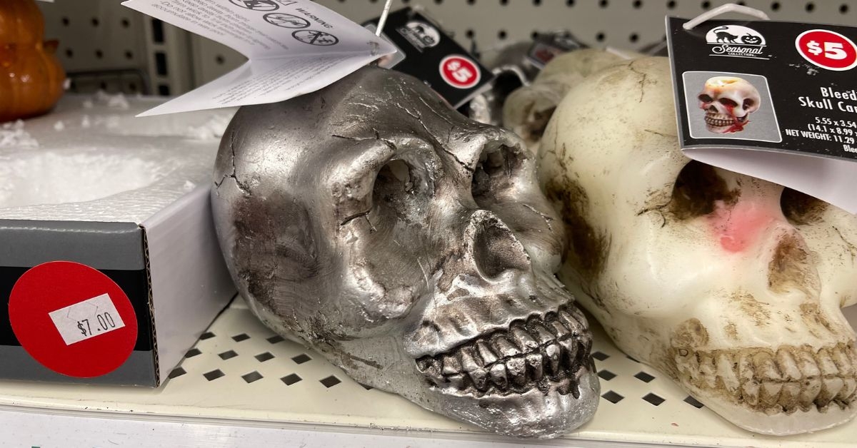 bleeding skull candle