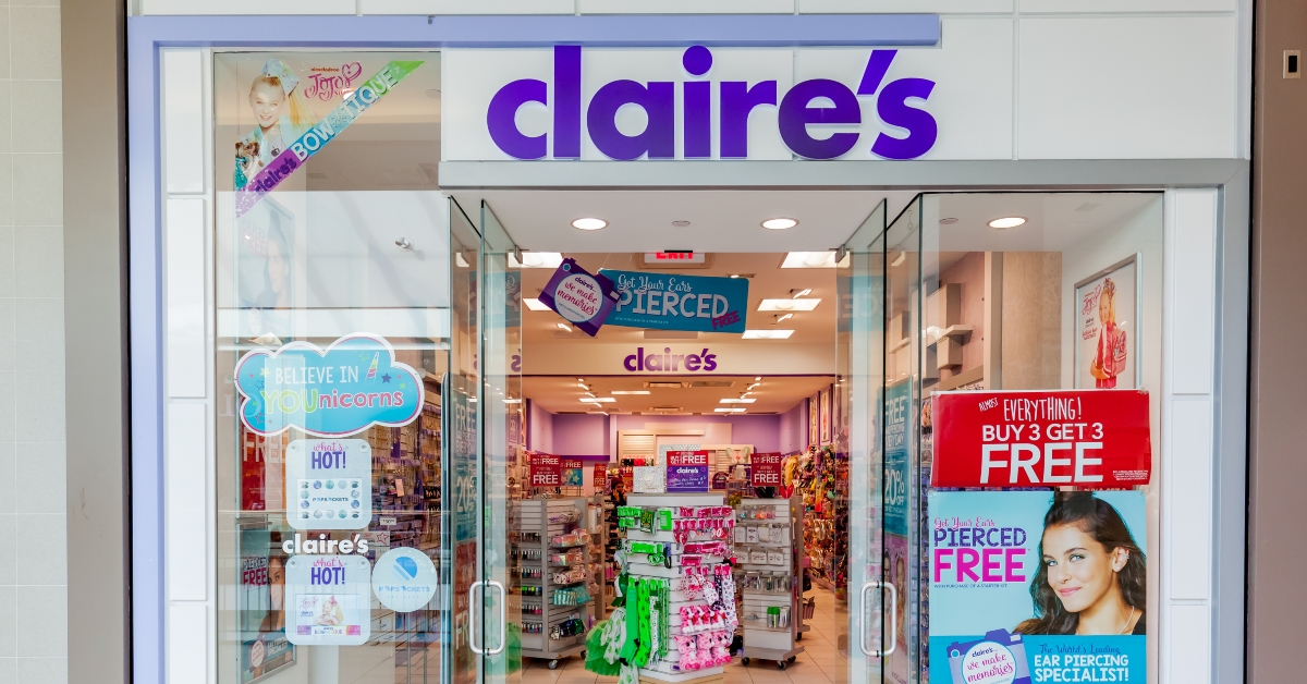 claire's storefront in fairview mall