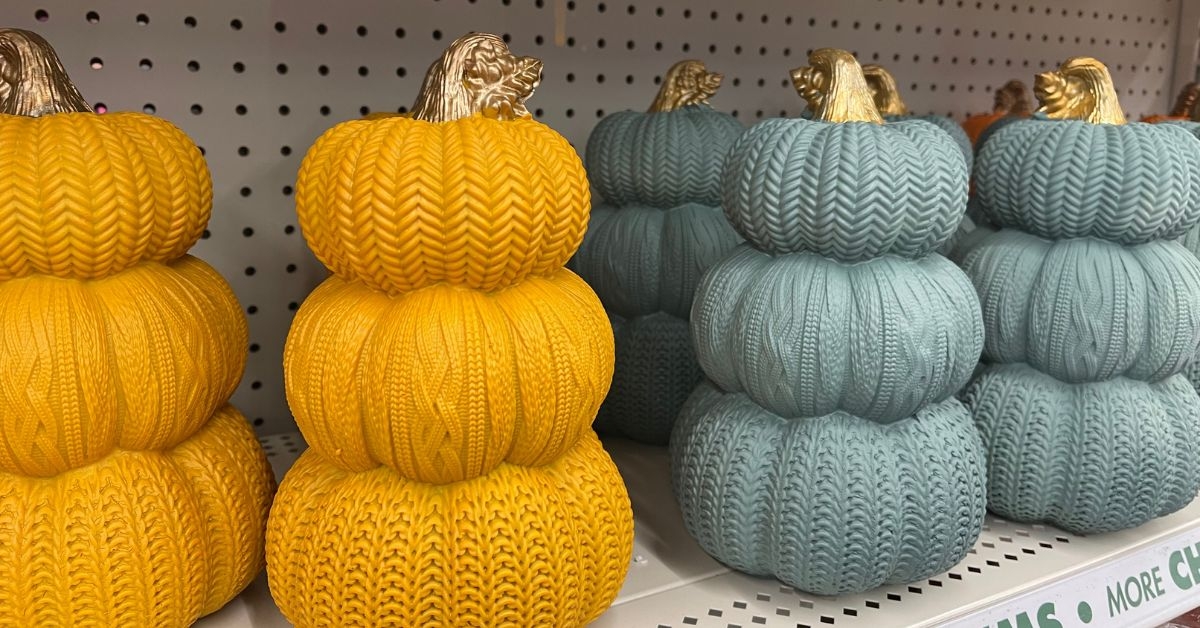 stacked pumpkin decor