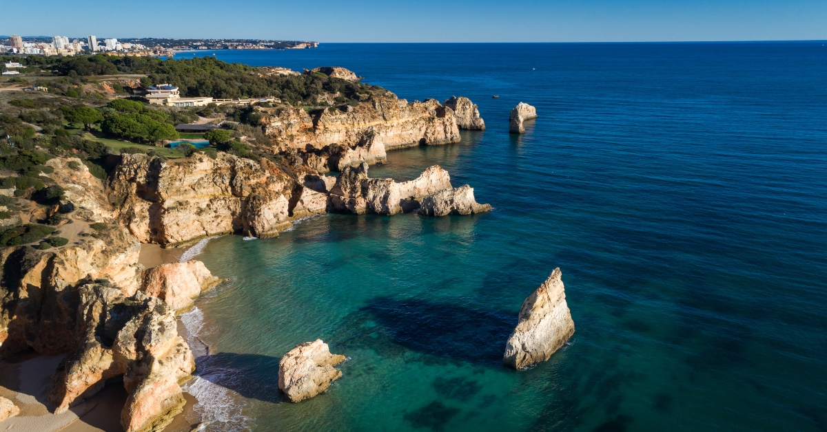 beautiful coastline near the Prainha Beach in Portimão