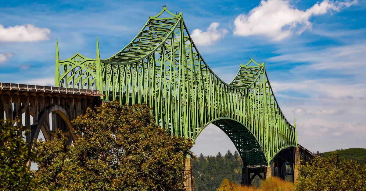 cantilever bridge that spans coos bay