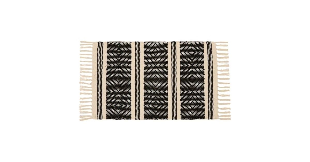 house handwoven accent rug
