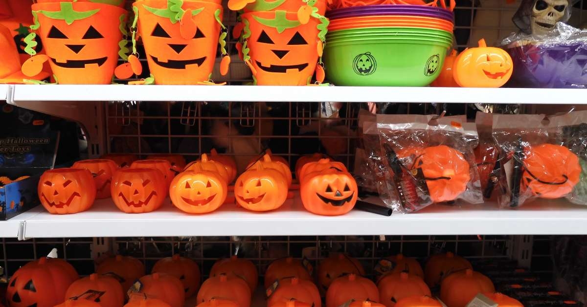 plastic halloween pumpkins