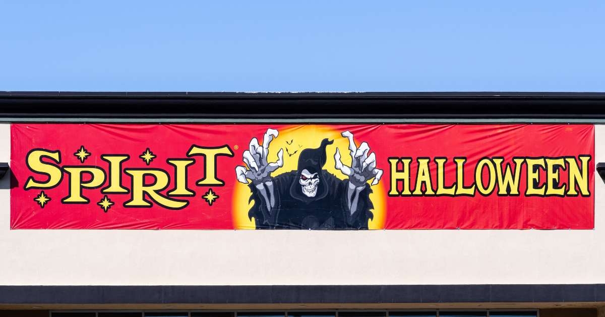 spirit halloween seasonal store