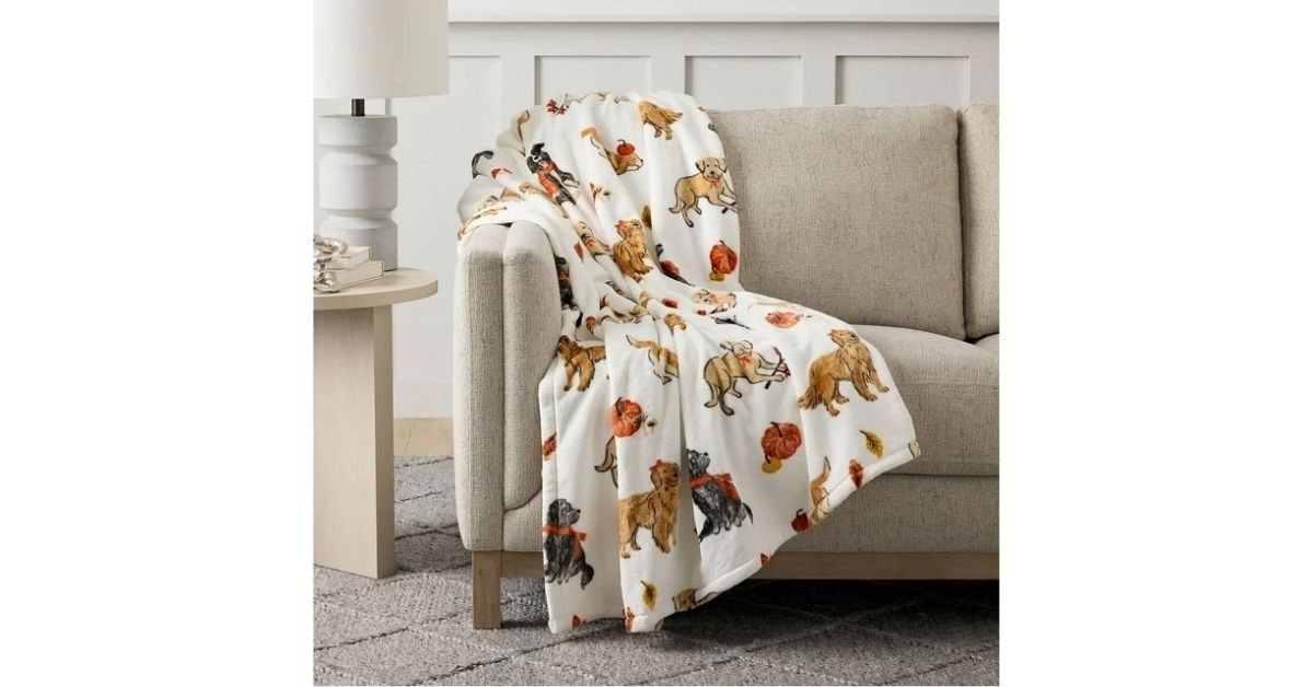 mark lounge throw