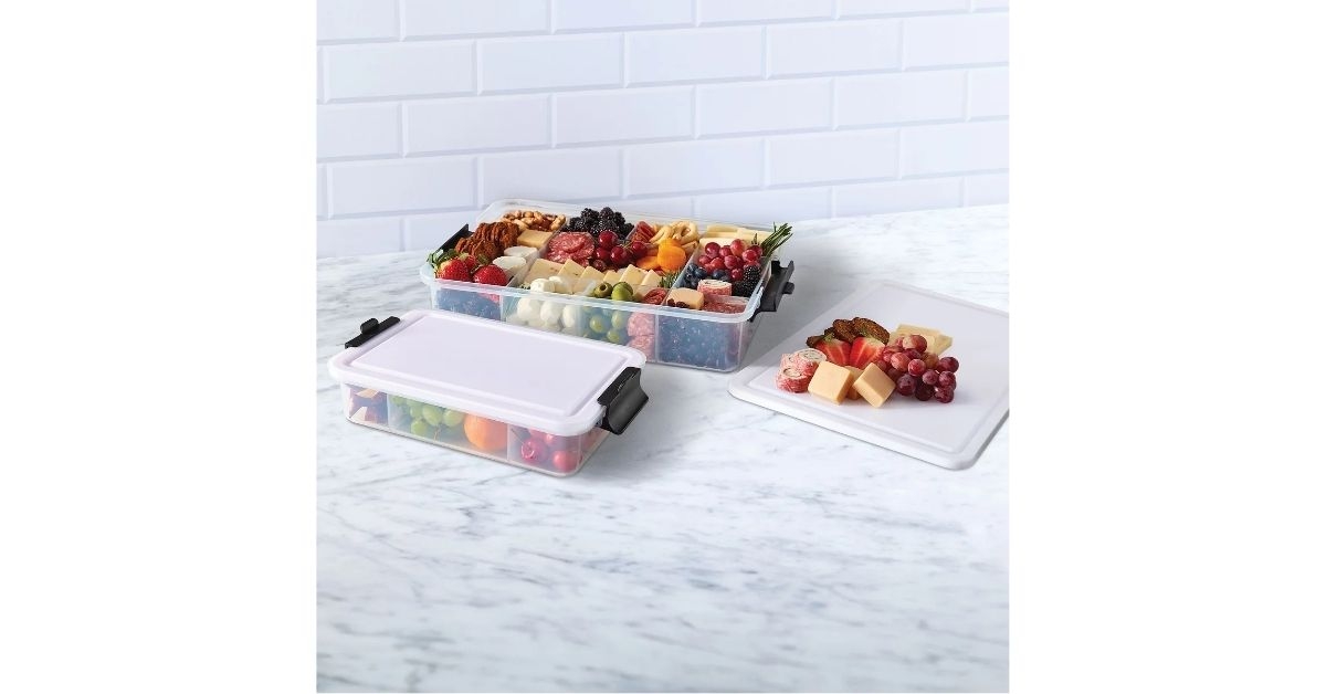 snacklebox set with cutting board lids