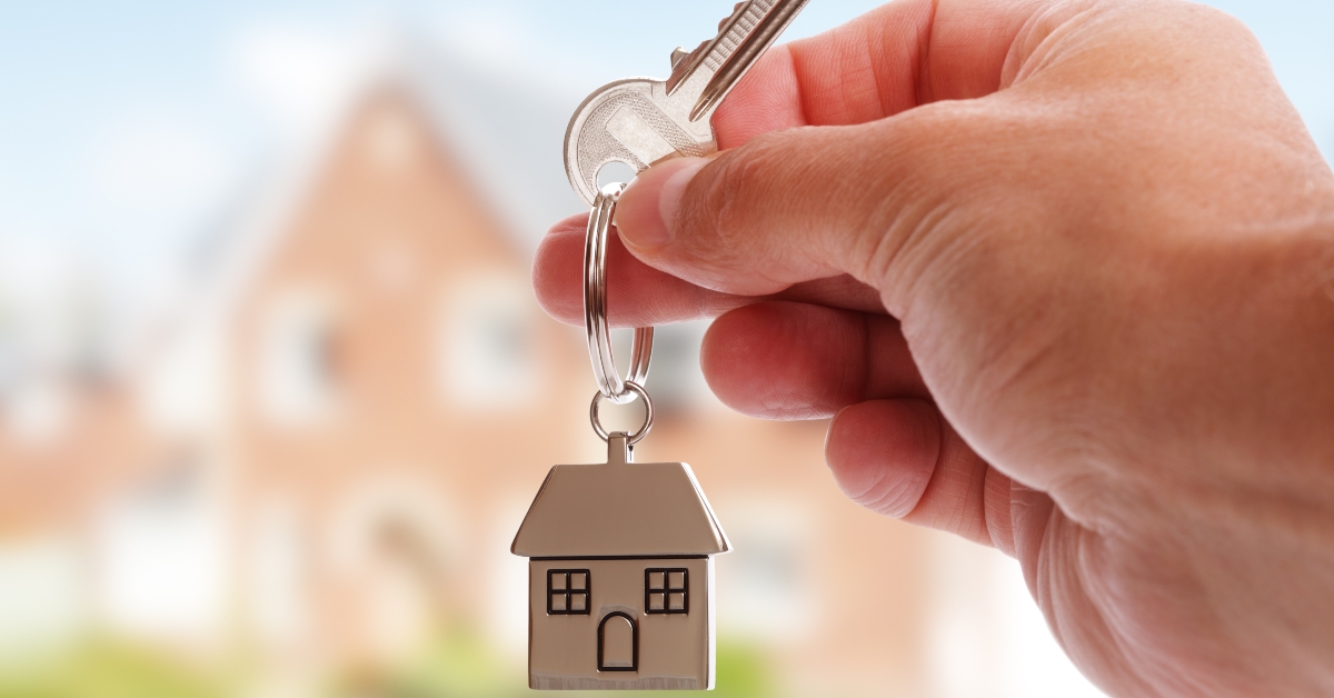 giving house key