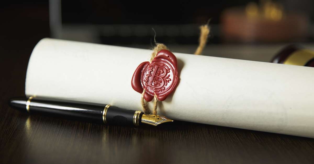 notarys public pen and stamp on testament 