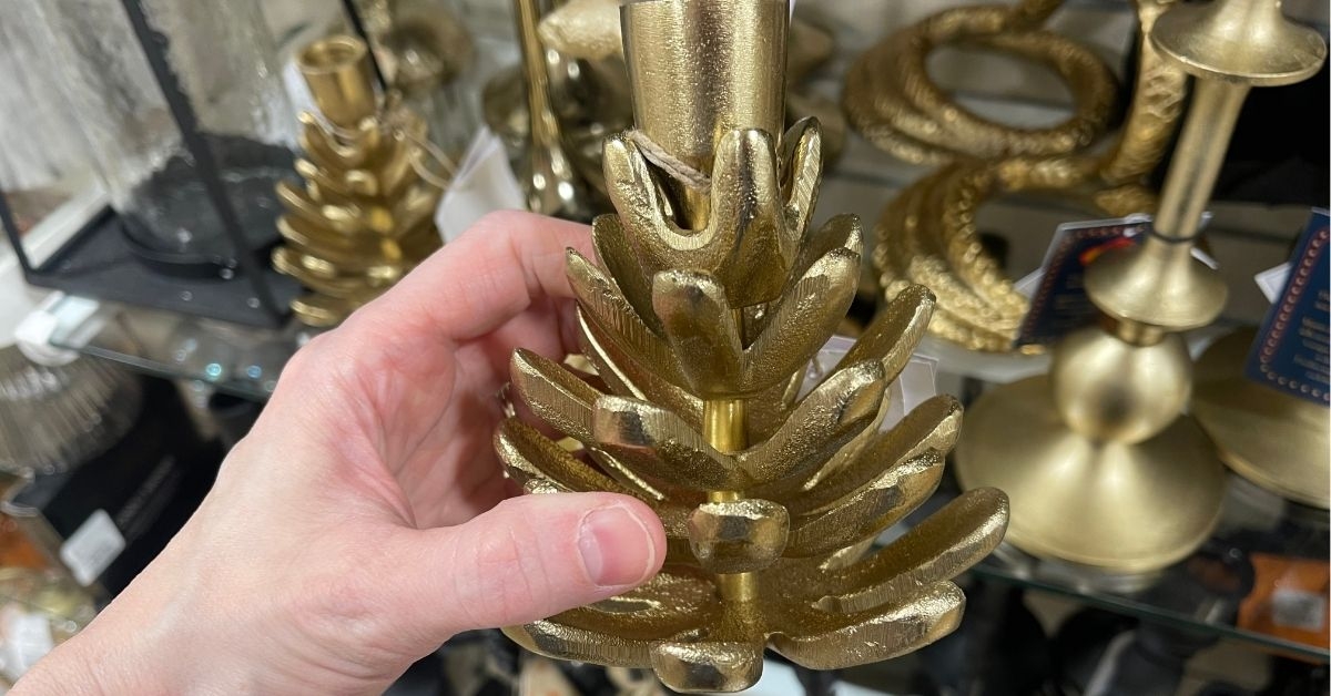 pinecone candle holder