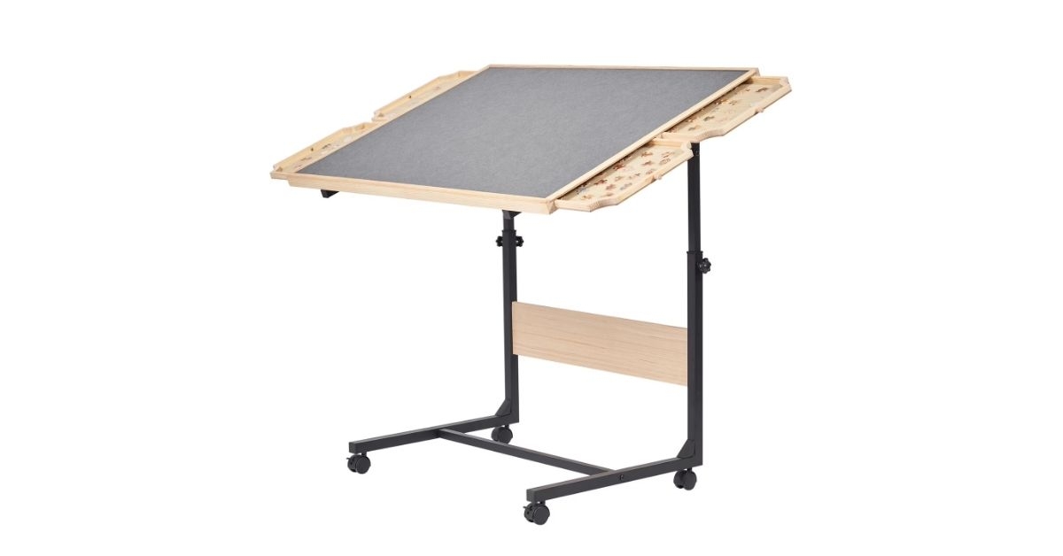 puzzle table with adjustable legs