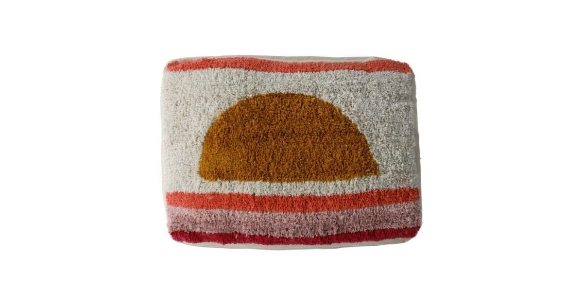 tufted throw pillow