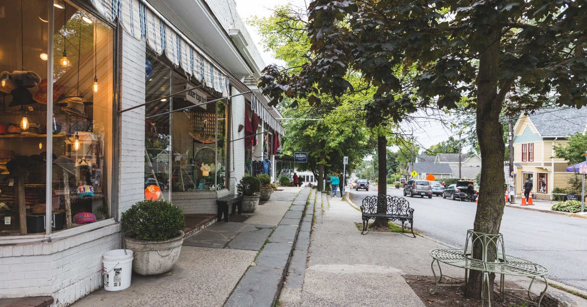 Small town in New York, popular landmark