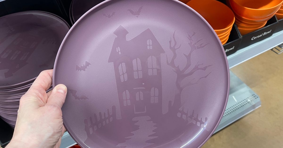 round halloween plate