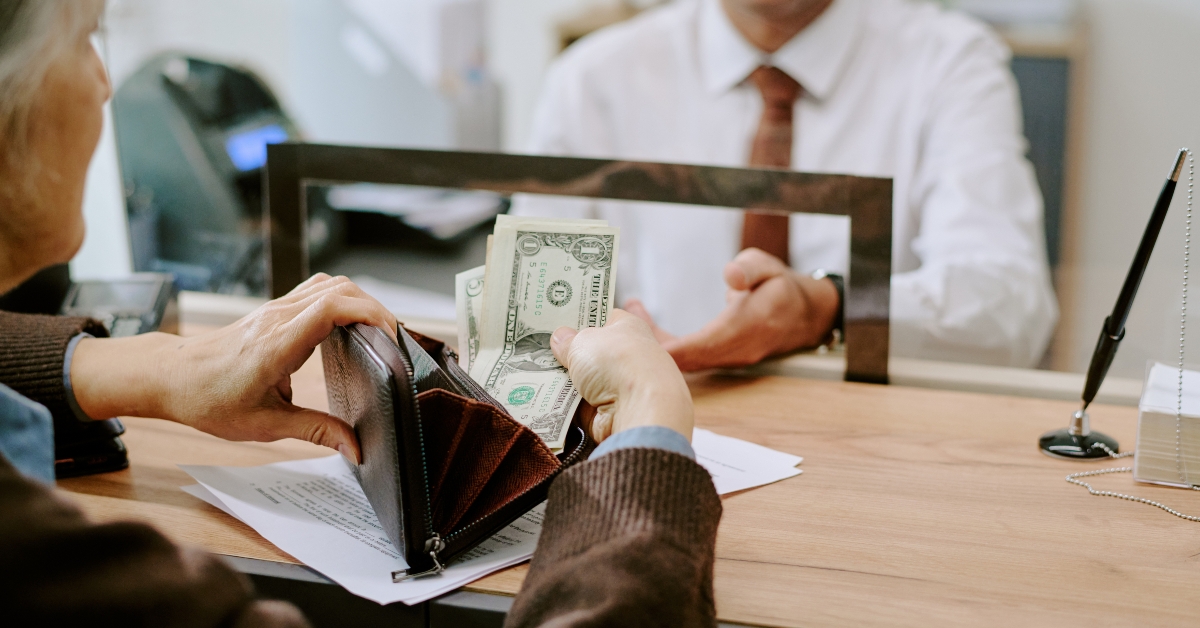 financial transaction taking place in modern bank
